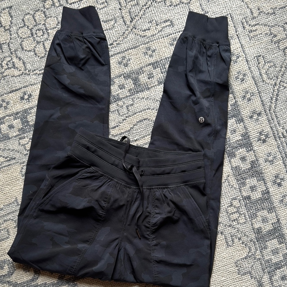 Lululemon Studio Dance Pant Black Camouflage Joggers size 2